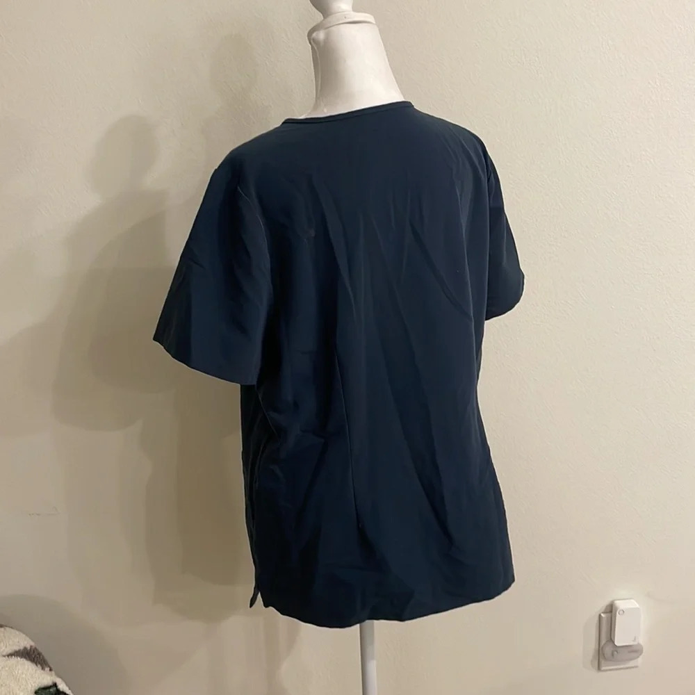 Figs Technical Collection Scrub Top - Picture 7 of 11